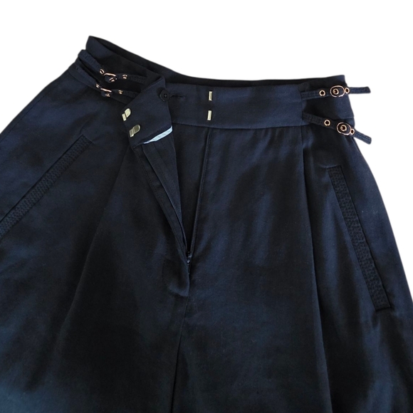 Veronica Beard Goodwin Buckle Shorts Black Linen Blend Size 8 NWT - Picture 11 of 16